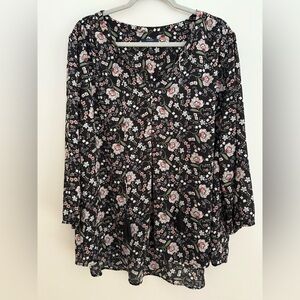 Kaari Blue Women’s Plus Size Black and Pink Floral Blouse‎ Size 3X